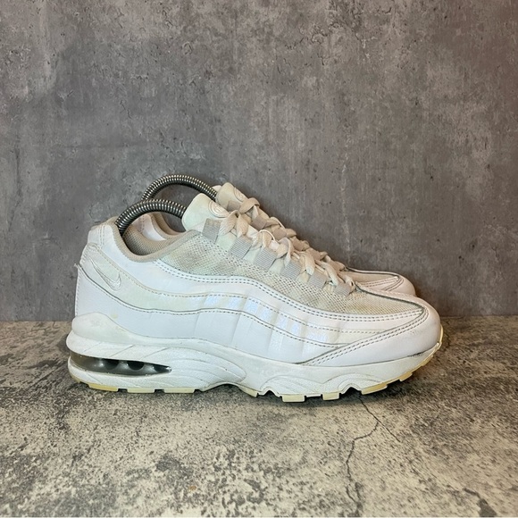 Nike Air Max 95 Running Shoes Womens sz 8 - white/white - Picture 1 of 7